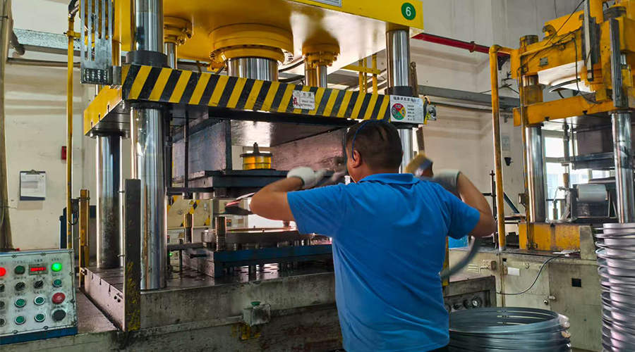 金環(huán)電器的滾筒干衣機(jī)如何適應(yīng)游艇、輪船等特殊海洋環(huán)境，確保高安全性和穩(wěn)定性？